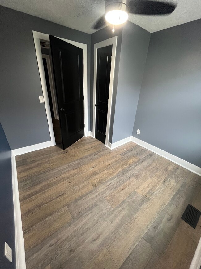 Building Photo - 4235 Straight Arrow Rd