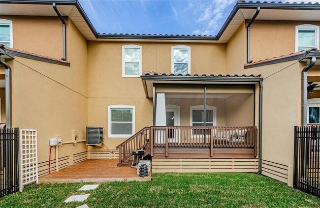 Building Photo - 1954 Freedom Dr