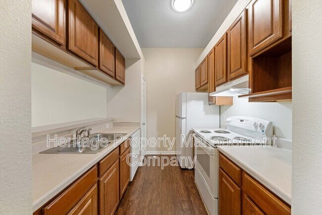 Building Photo - 518 Dukeway Dr