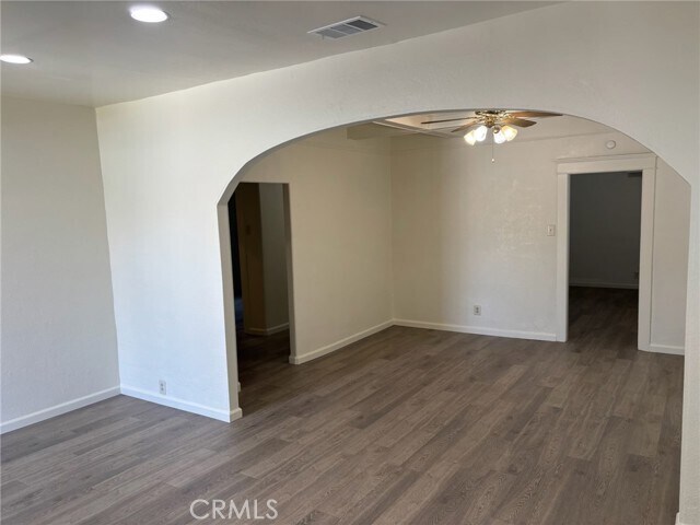 Building Photo - 820 W 55th St