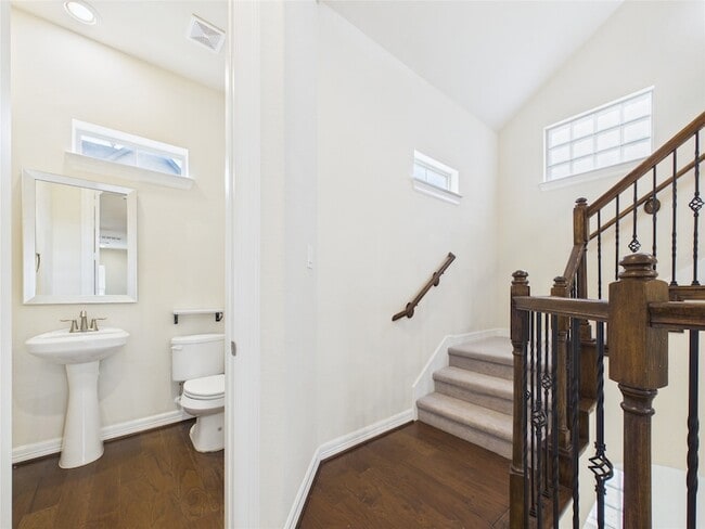 Building Photo - 10606 Shadow Elm Ct