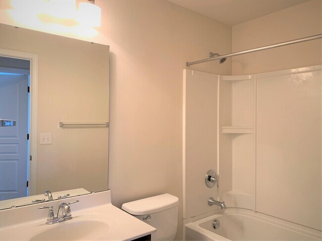 Building Photo - 1138 Kingston Grove Dr
