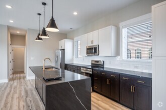 Building Photo - 1421-1422 Bainbridge St