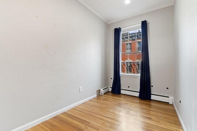 Building Photo - 64 W Cedar St