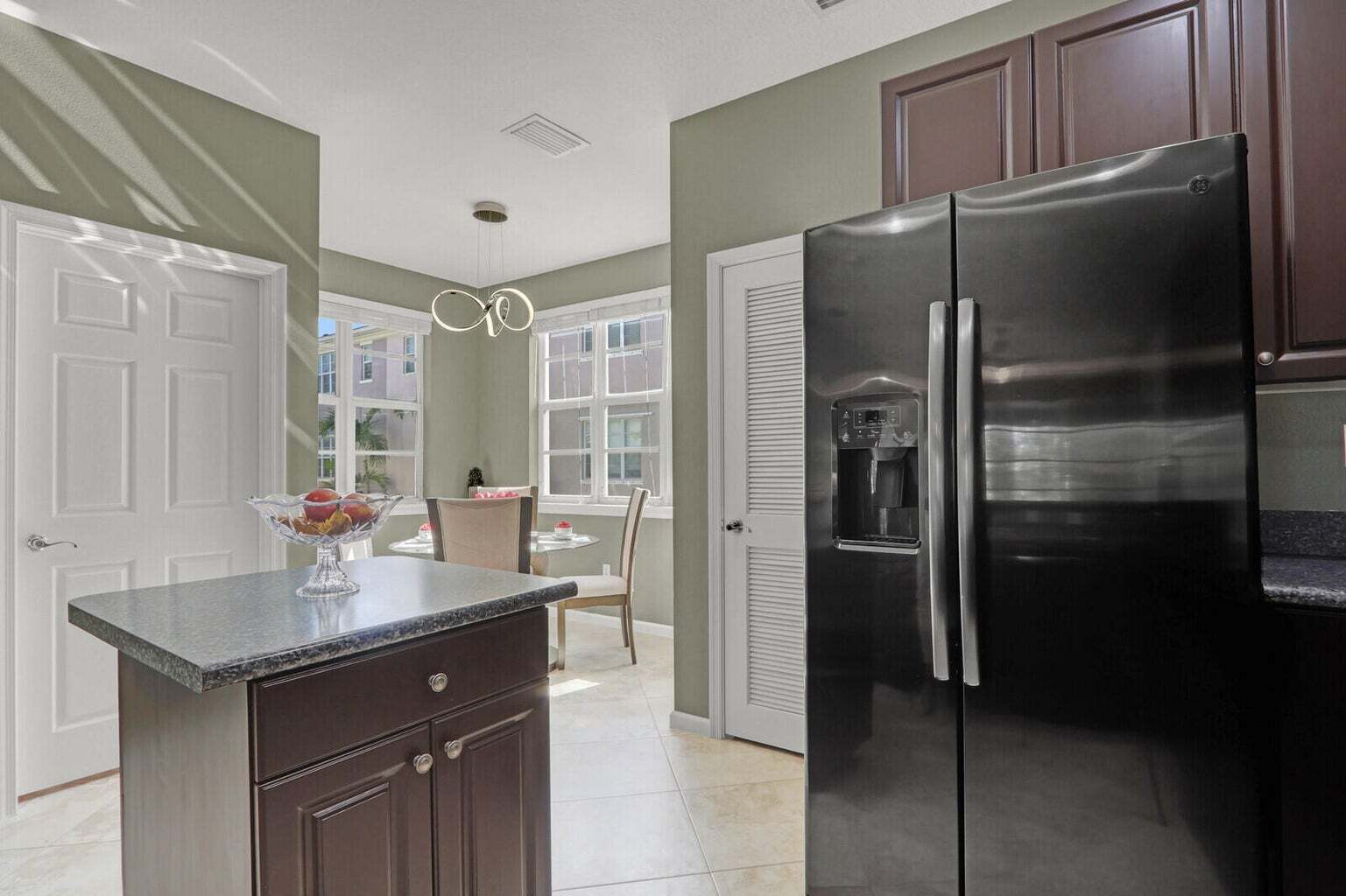 Building Photo - 136 Regions Way