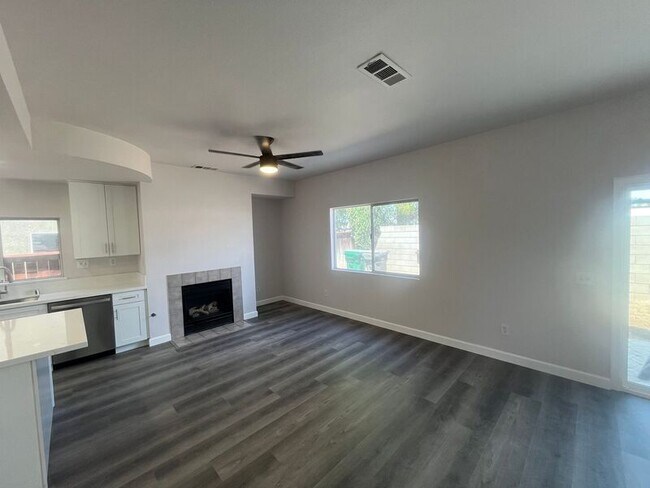 Building Photo - 39790 Monarch Dr