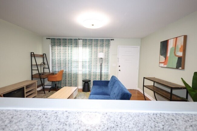 Building Photo - Move-in Ready Condo for Rent!