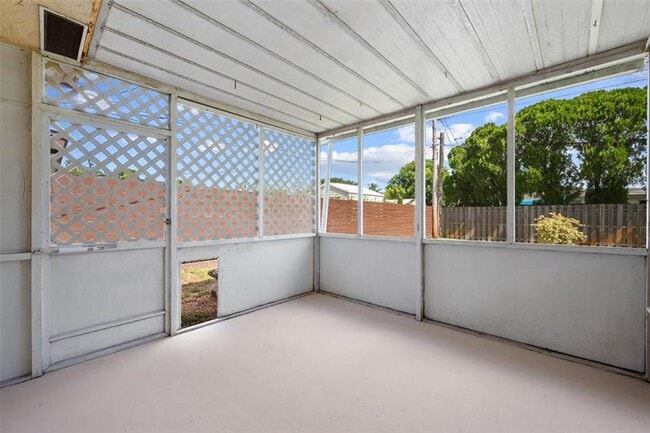 Building Photo - 7701 NW 15th Ct
