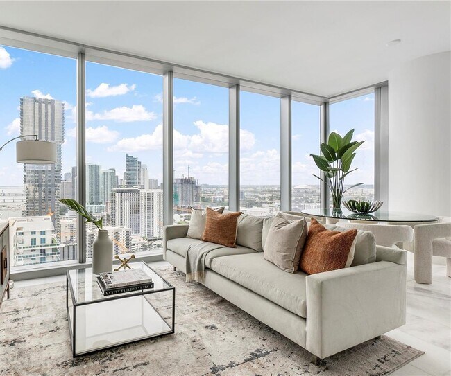 Building Photo - 777 NE 26th Ter