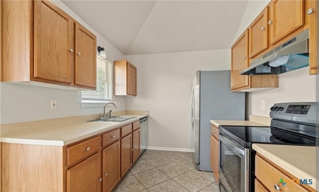 Building Photo - 2908 Southhill Dr
