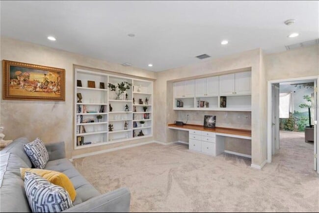 Building Photo - 2270 N Highland Ave