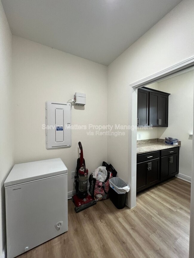Building Photo - 4145 Grassy Run St
