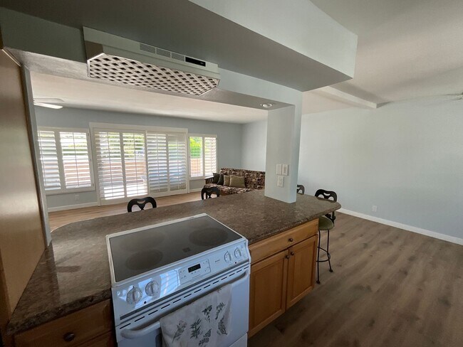 Building Photo - Beautiful condo in Palm Springs