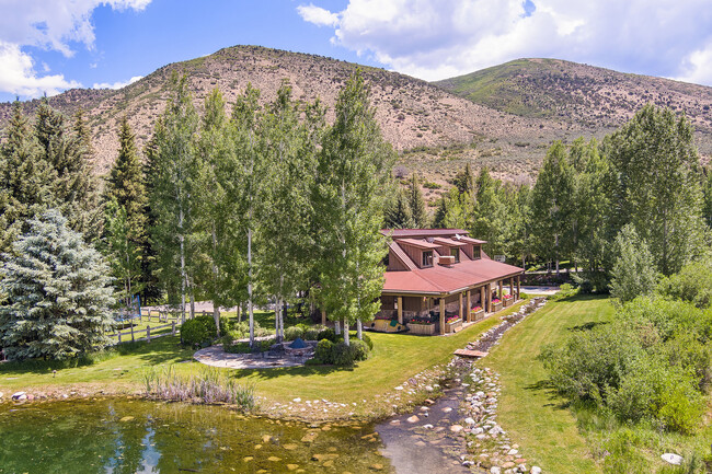 Building Photo - 1900-1902 Snowmass Creek Rd