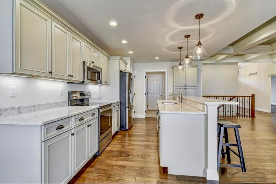 Building Photo - 1811 Spartan Dr