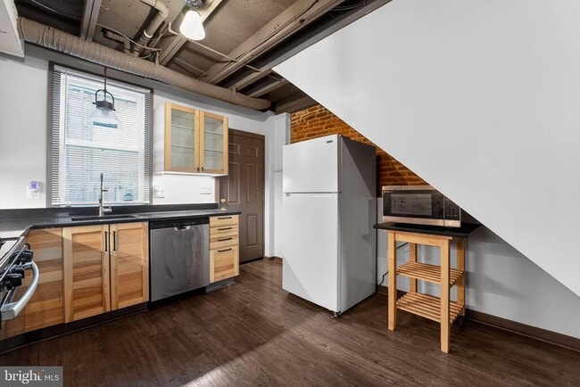 Building Photo - 1602 Latrobe St