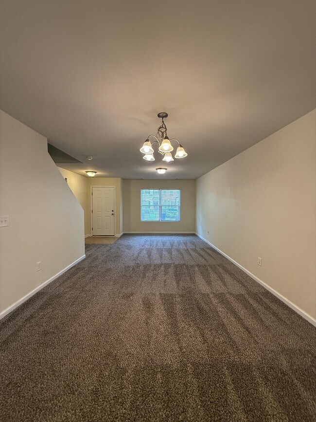 Building Photo - 8506 Quarton Dr