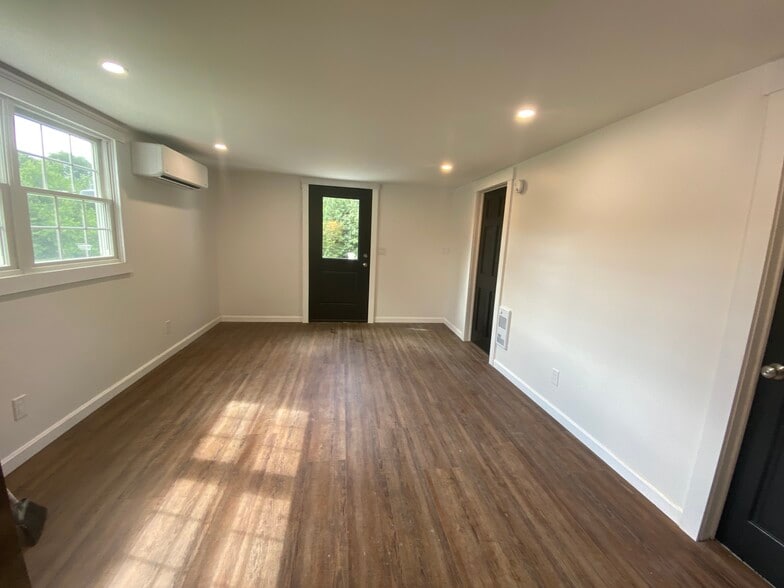 Building Photo - 60 Sheldon St