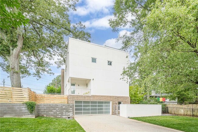 Building Photo - 2269 Briarwood Hills Dr NE