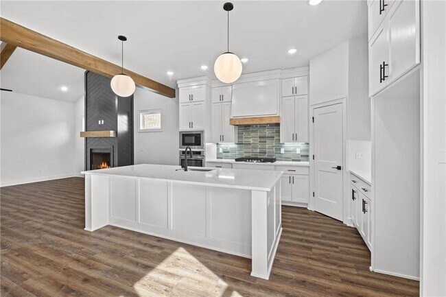 Building Photo - 1821 Lotus Rd