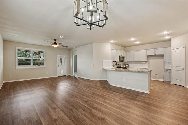 Building Photo - 505 Blue Sage Dr
