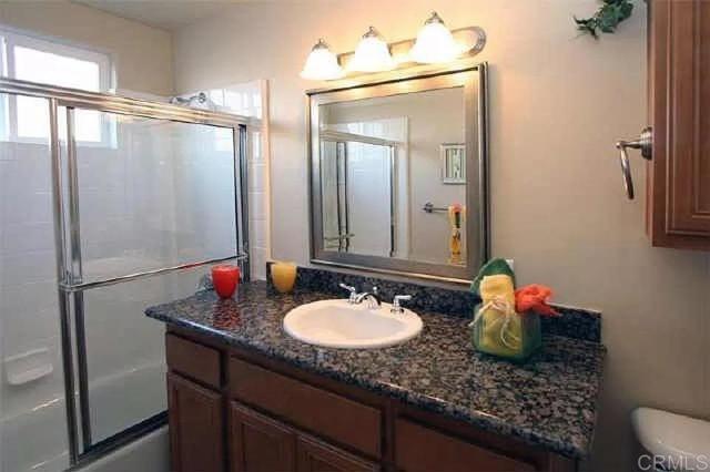 Building Photo - 800 N Mollison Ave