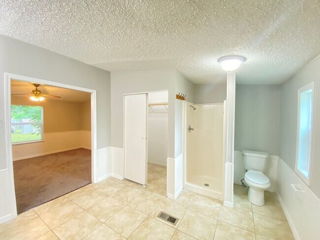 Building Photo - 1770 Holliday Dr