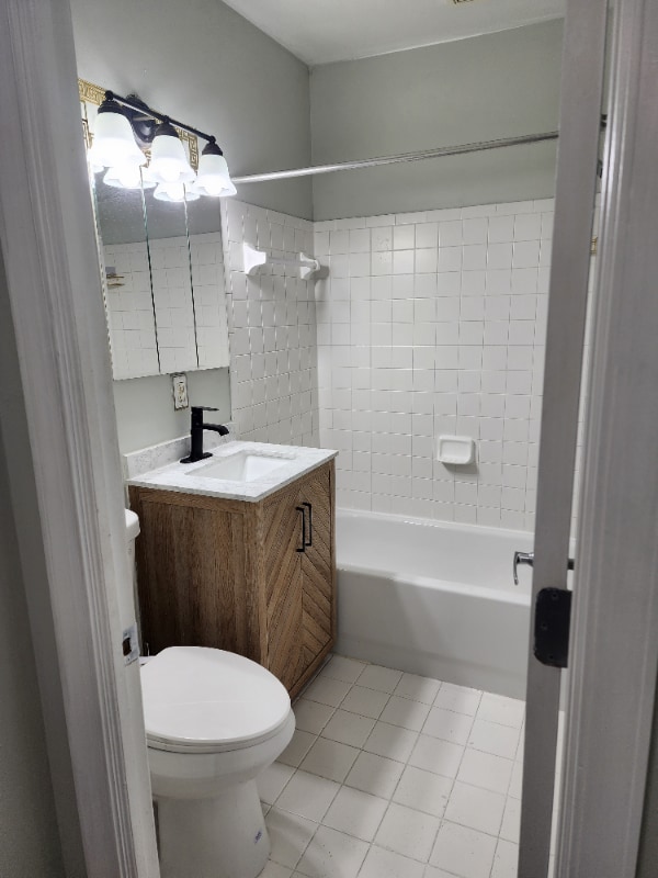 Building Photo - 1005 Chillum Rd