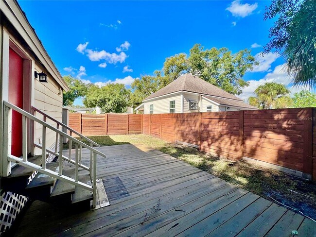 Building Photo - 111 W Amelia Ave