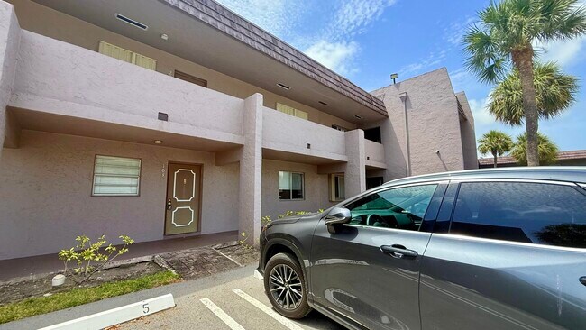 Building Photo - 2828 Casita Way