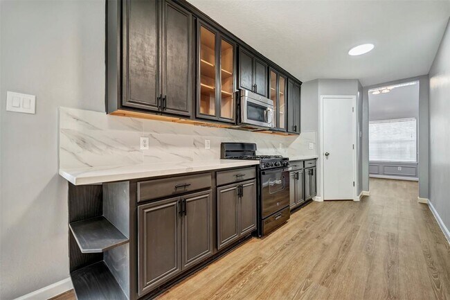 Building Photo - 22250 Queenbury Hills Dr