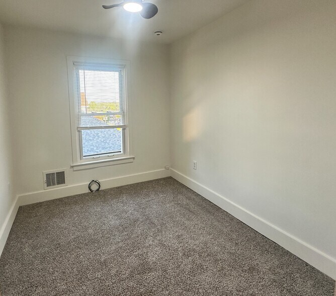 Building Photo - 26 Fairgarden St