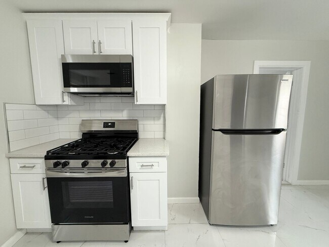 Building Photo - 21 Talmage Ave