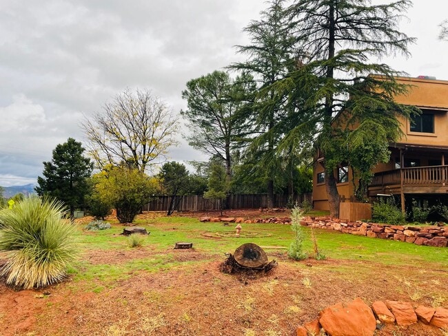 Building Photo - Village of Oak Creek