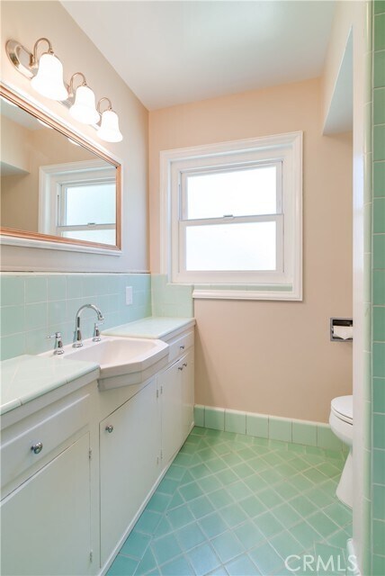 Building Photo - 2531 2nd St