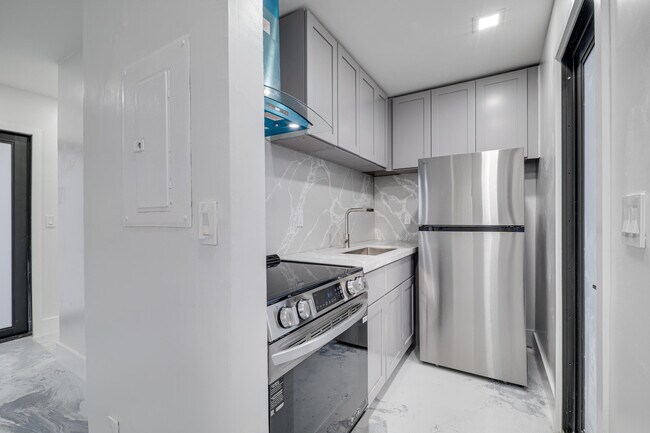 Building Photo - 1126 NW 4th Ave