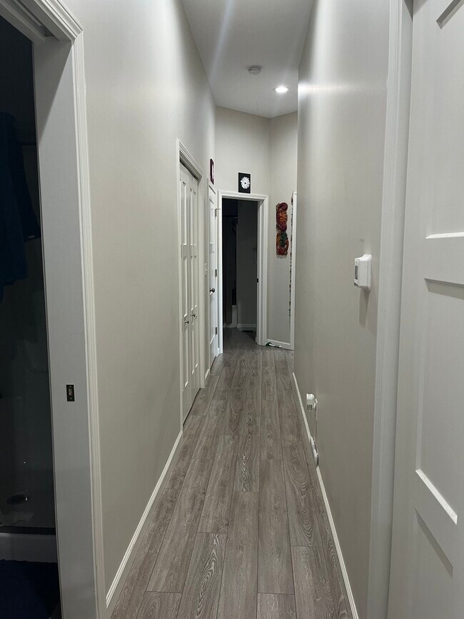 Building Photo - 102 S 2nd St