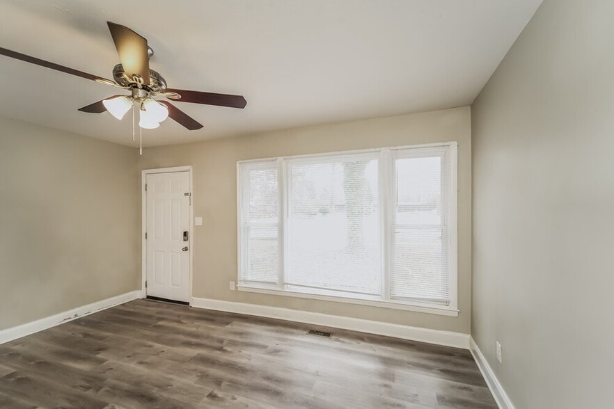 Building Photo - 1100 Bilmark Ave