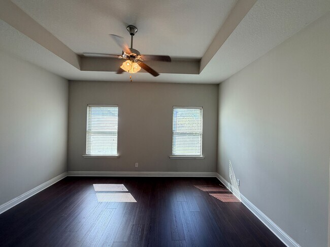 Building Photo - 2492 Bentridge Dr W