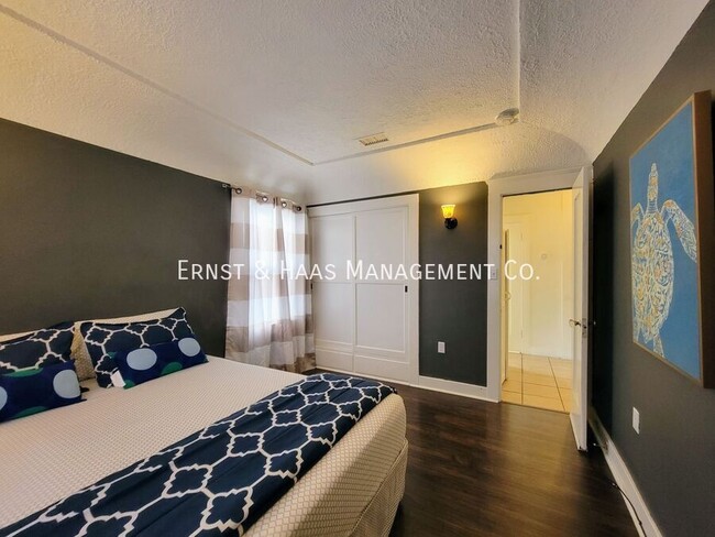 Building Photo - 1911 Cedar Ave