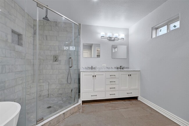 Building Photo - 10519 Pleasanton Dr