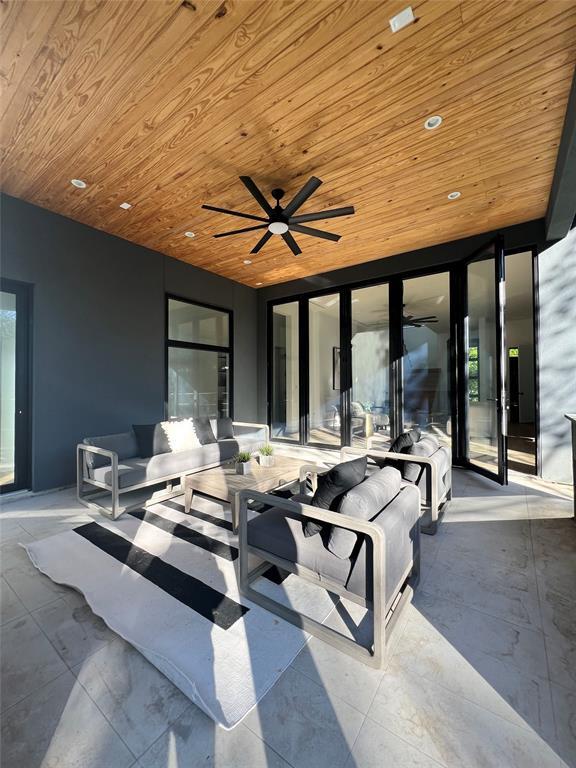 Building Photo - 2905 Westhill Dr