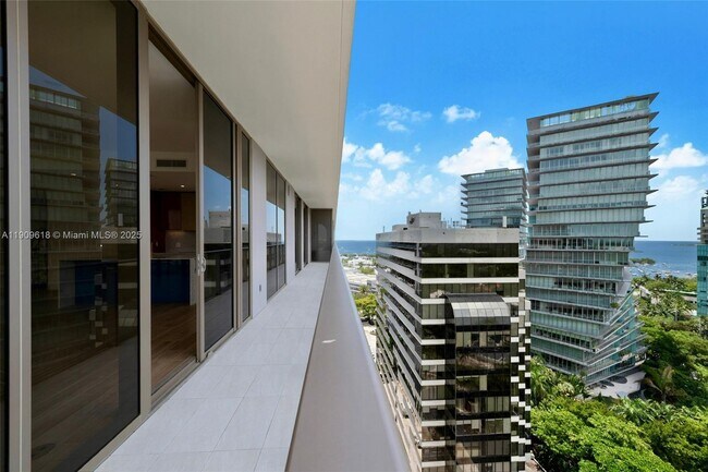 Building Photo - 2678 Tigertail Ave