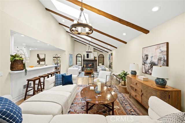 Building Photo - 1647 N Santa Anita Ave