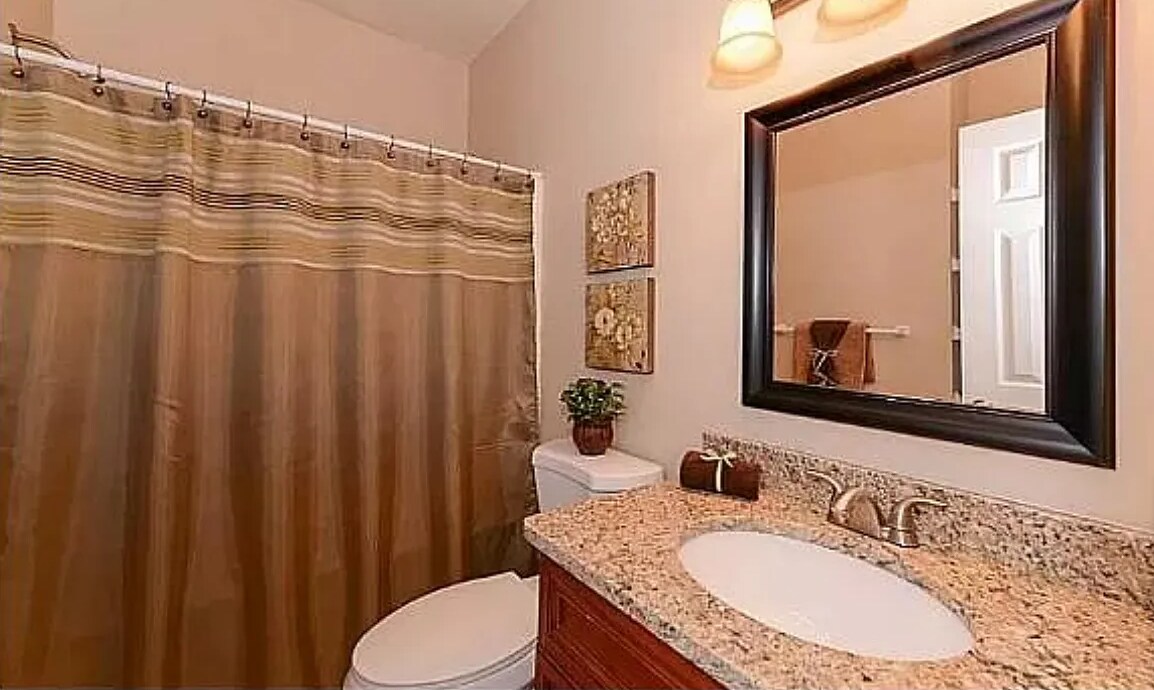 Building Photo - 310 Primrose Ln