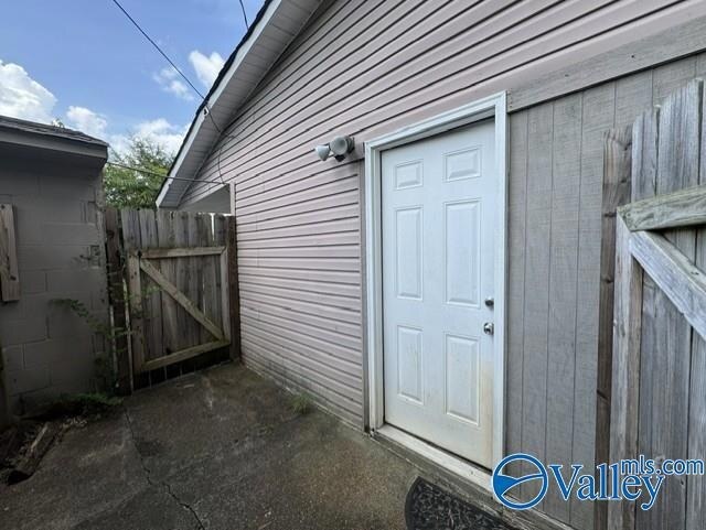 Building Photo - 2810 Hillsboro Rd SW