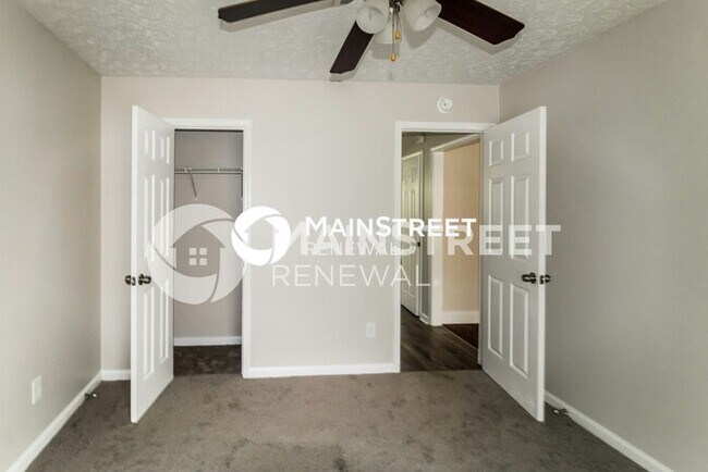 Building Photo - 4 Bedroom Pet-Friendly Home in Riverdale, ...