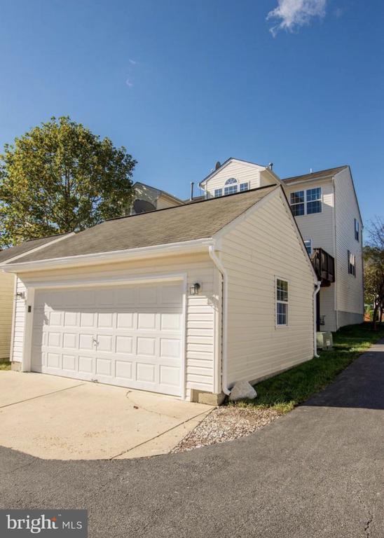 Building Photo - 8800 Community Square Ln