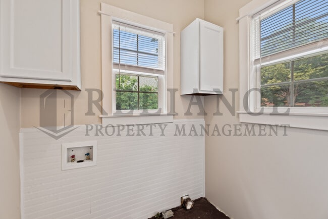 Building Photo - 201 S Volutsia Ave