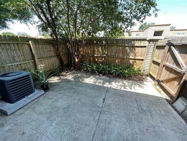 Building Photo - 200 St Andrews Blvd